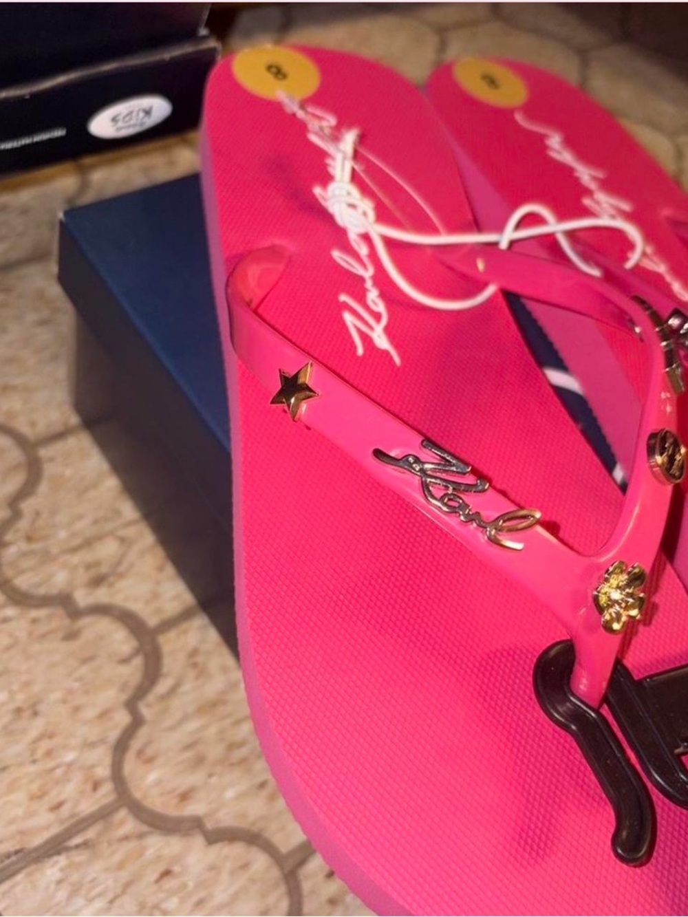 Karl Lagerfeld NWT Paris Charm Flip Flops Pink with Gold tone emblishments - Picture 5 of 6